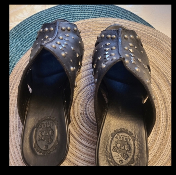 Ariat Mules - Picture 2 of 6